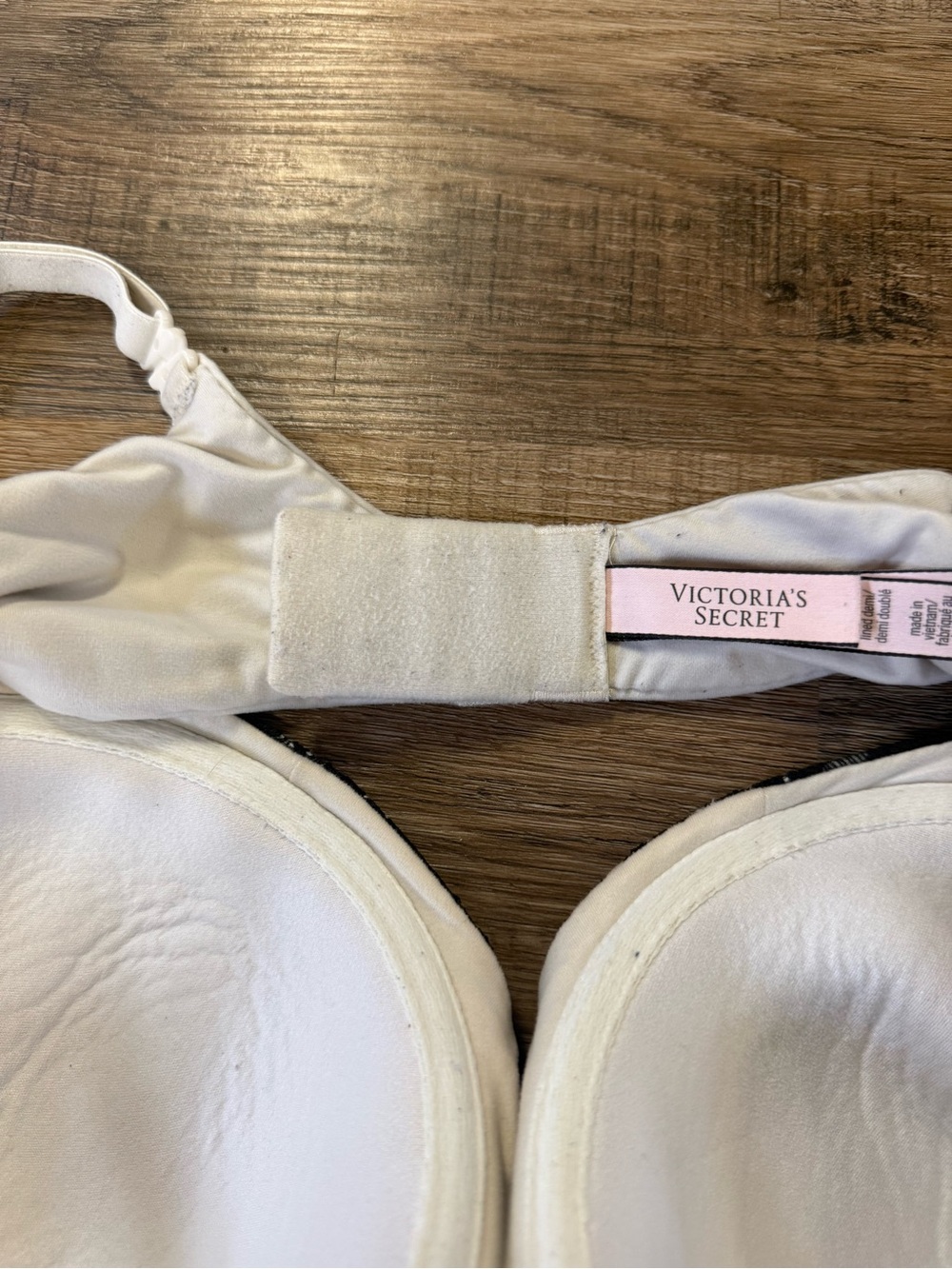Victoria Secret Lace Bra - Picture 6 of 7